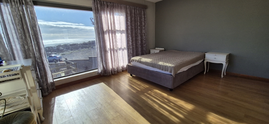 4 Bedroom Property for Sale in Van Riebeeckstrand Western Cape